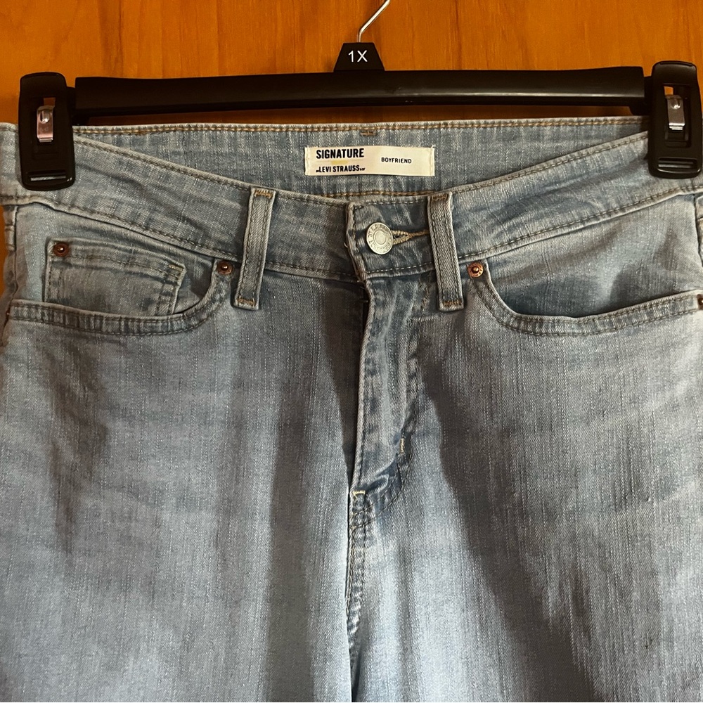 Signature by Levi Strauss women’s Denim Jeans in Light Blue